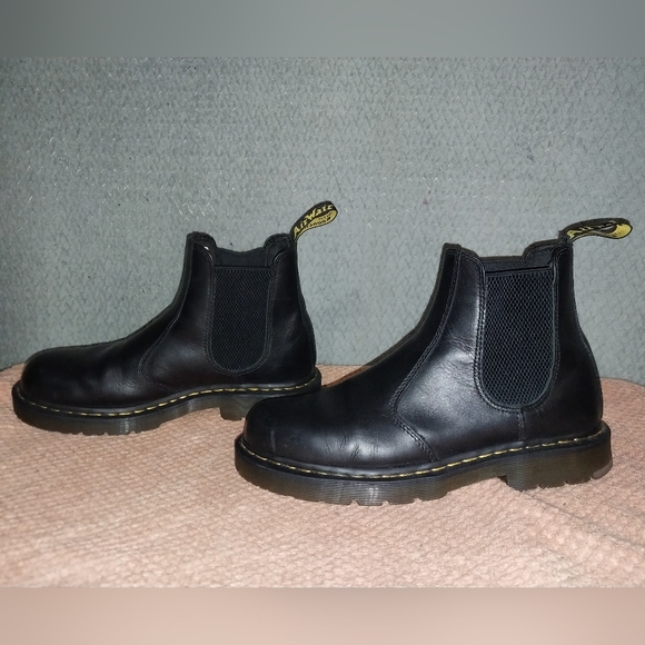 Dr. Martens Leather Chelsea Boots 2976 SR in men's size 11/ Women's size 12